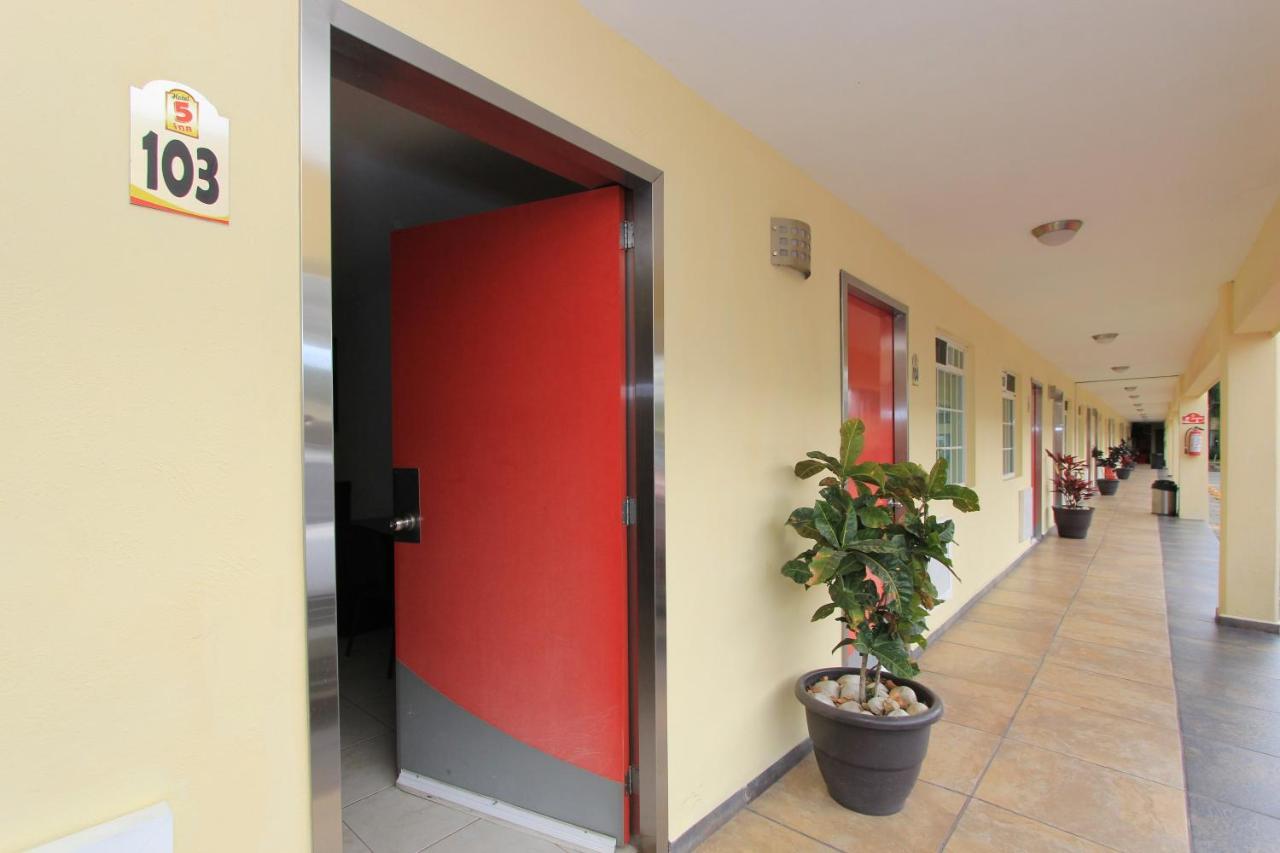 Hotel 5 Inn Silao Exterior photo