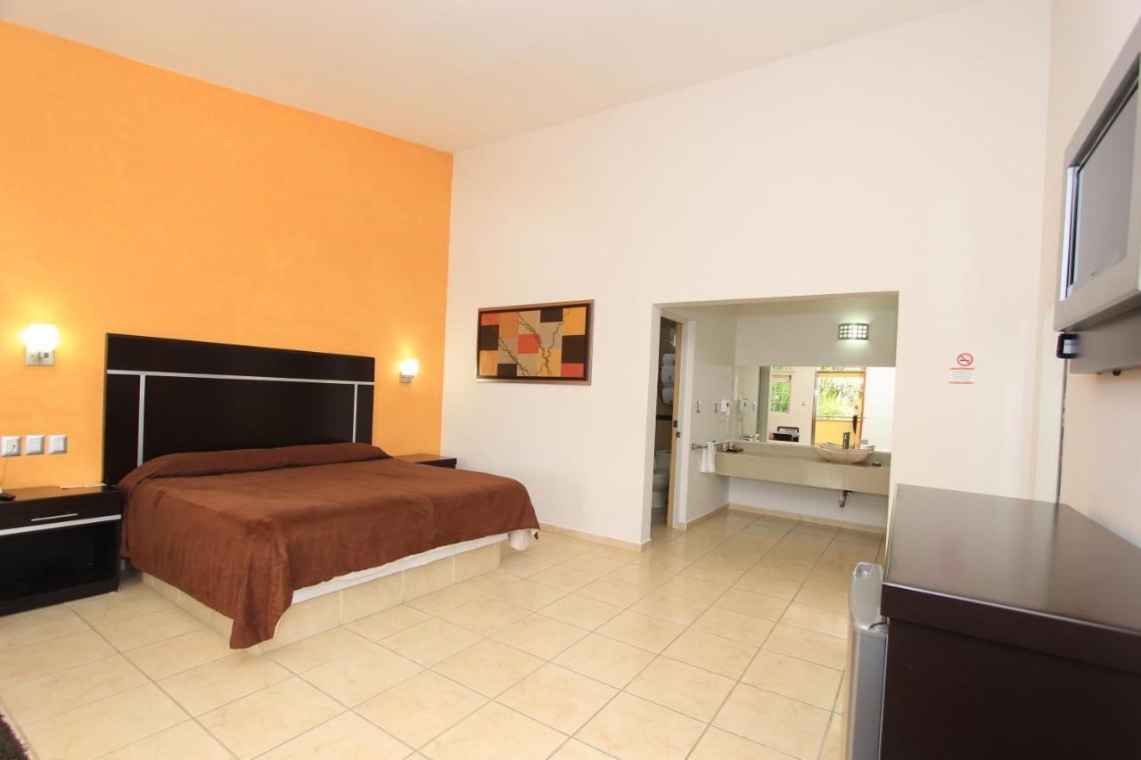 Hotel 5 Inn Silao Exterior photo