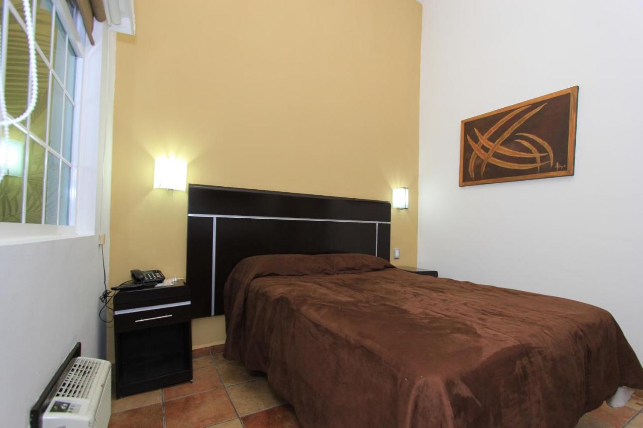 Hotel 5 Inn Silao Exterior photo