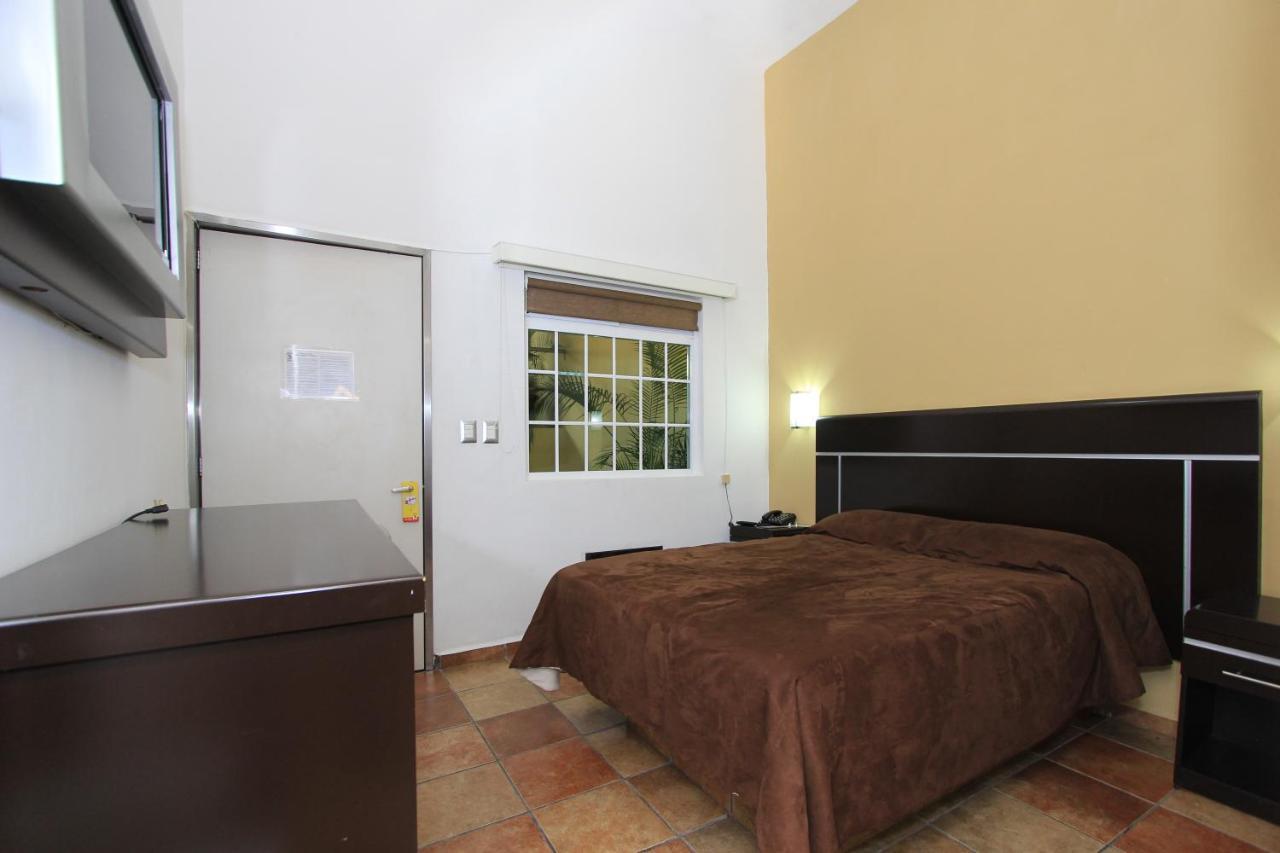 Hotel 5 Inn Silao Exterior photo